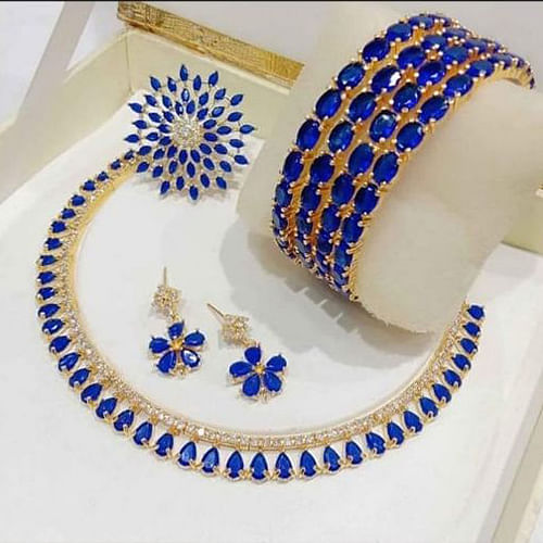 Graceful Bangle N Necklace