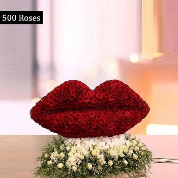 500 Red Roses Arrangment in the Shape of Lips