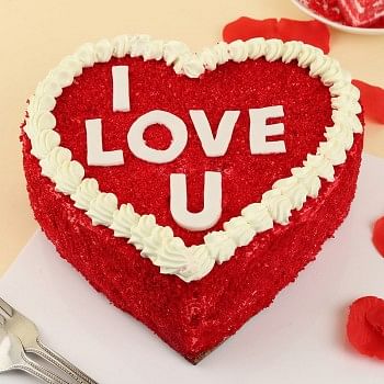 Half Kg Heart Shaped Red Velvet Cake