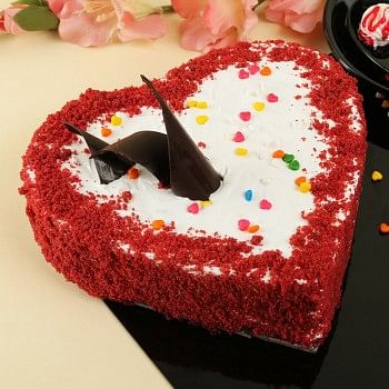 Half Kg Heart Shape Red Velvet Cream Cake