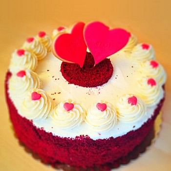 Half Kg Red Velvet Designer Cream Cake