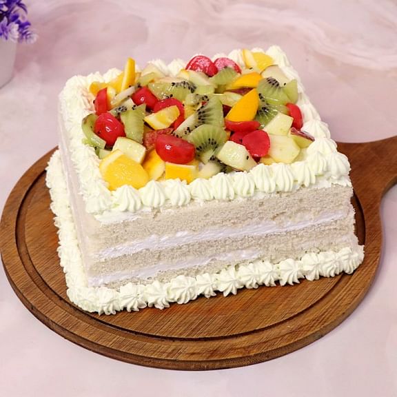 Half Kg Designer Pineapple Fruit Cake