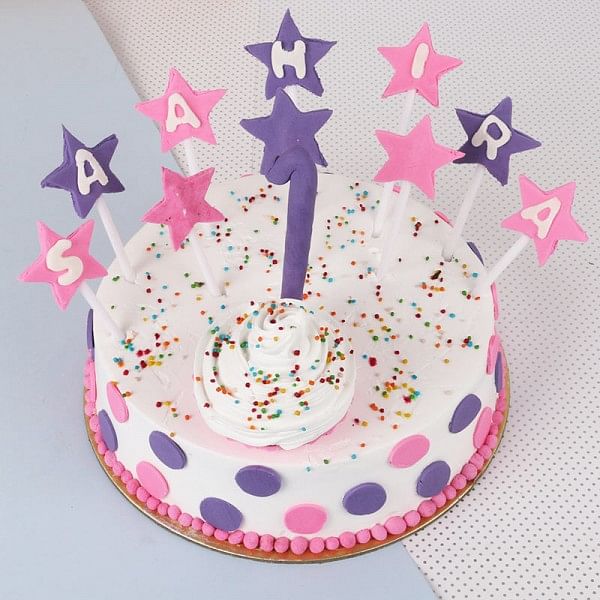One Kg Fondant Vanilla Birthday Cake 