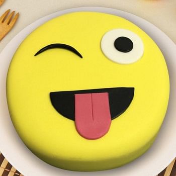 1/2 Kg Emoji Face Chocolate Fondant Cake