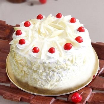 Half Kg White Forest Cream Cake