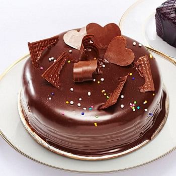Midnight Delivery Of Cakes In Bilaspur