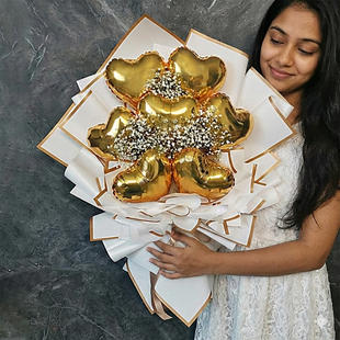 Heart Shape Gold Balloons Bouquet
