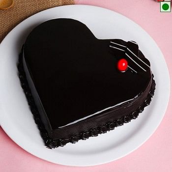 Half Kg Eggless Heart Shape Chocolate Cake