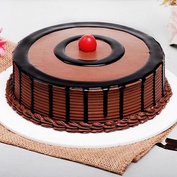 Half Kg Round Chocolate Cream Cake