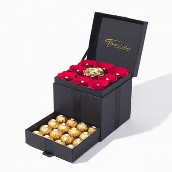 Fresh Red Roses and Chocolates Box