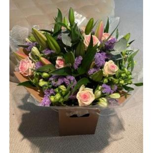 Cupcake Rose And Lily