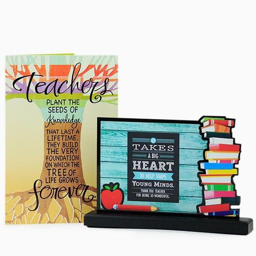 Desk Decorative n Greeting Card Hamper